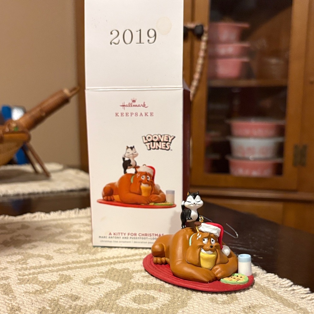 Hallmark Looney Tunes Christmas Ornament A Kitty For Christmas